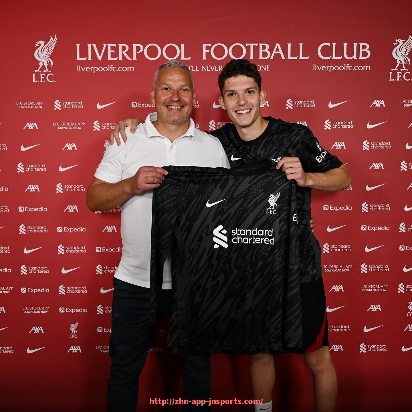 江南体育APP下载-小球队也出巨星!盘点意甲黑马俱乐部