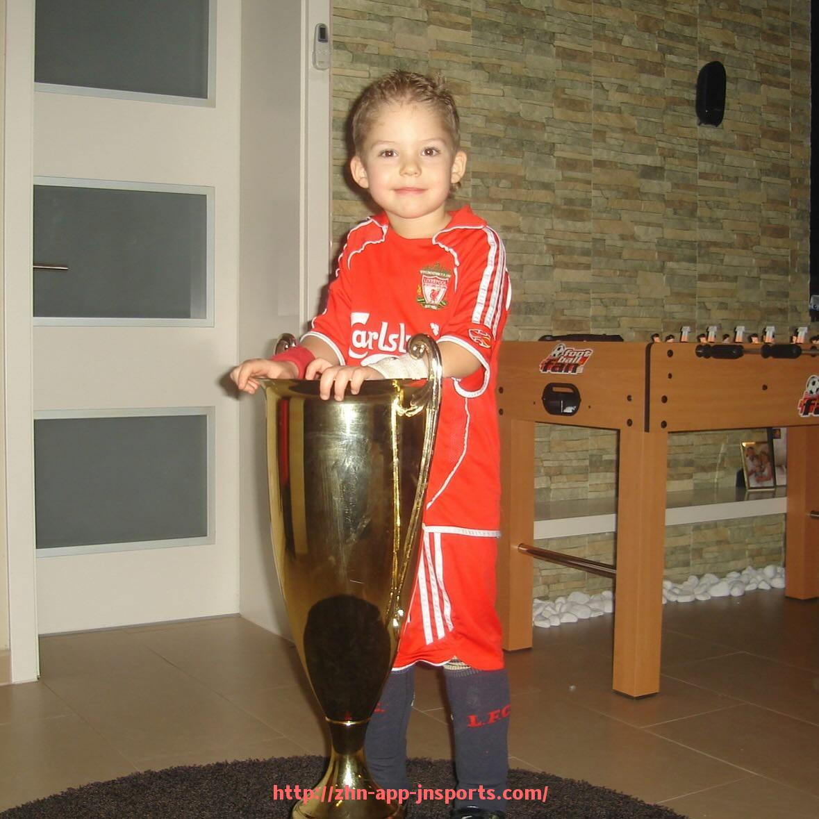 江南体育APP下载-德甲球队名宿的历史地位与球迷文化