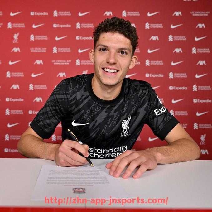 江南体育APP下载-世俱杯特写镜头盘点及关键瞬间捕捉技巧